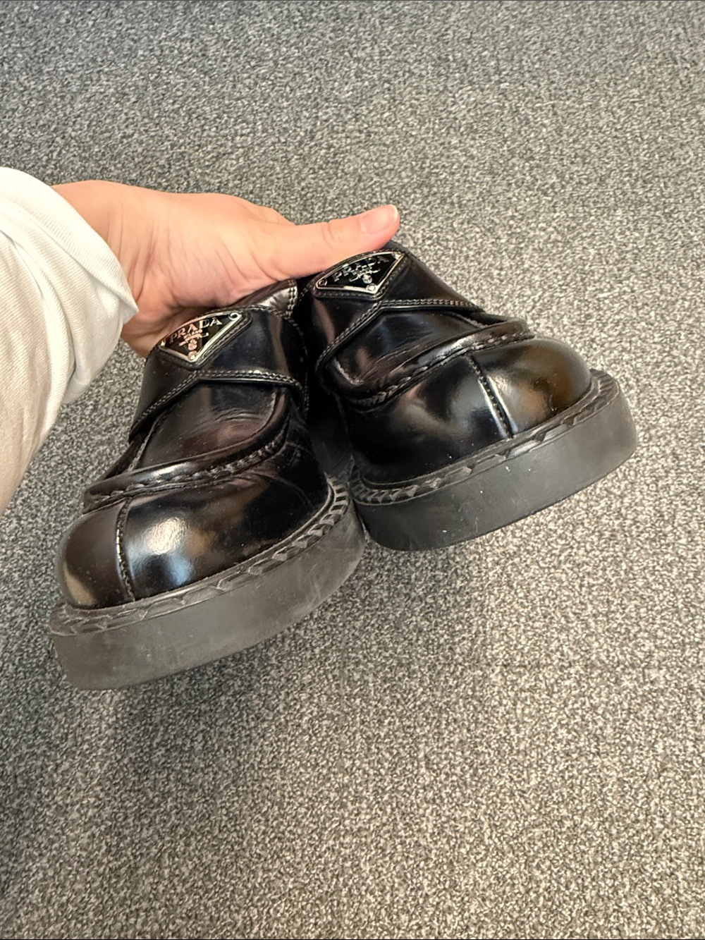 Prada Logo Leather Loafers in Nero - Picture 5 of 14